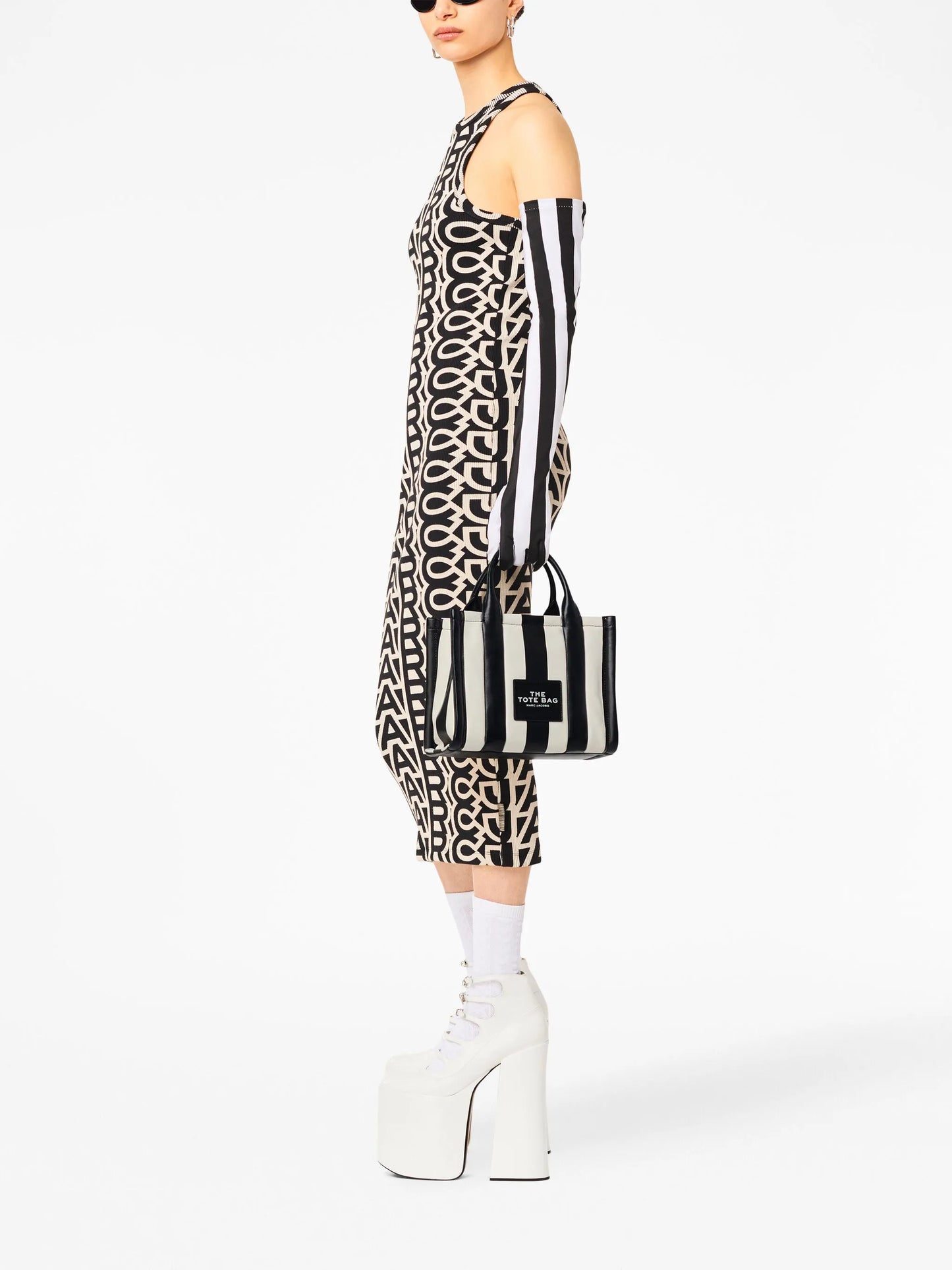TOTE MARC JACOBS THE STRIPED CUERO BLACK AND WHITE