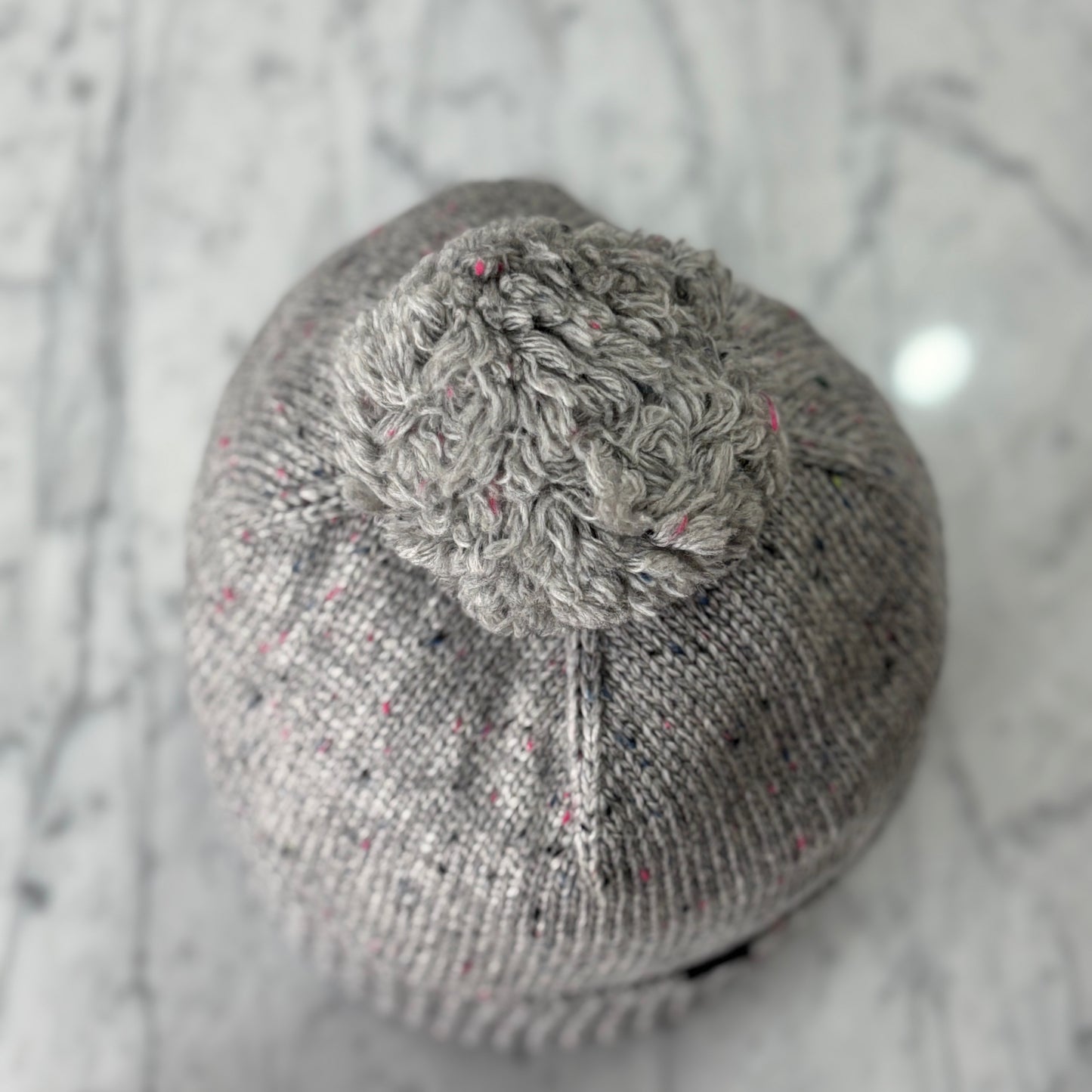 GORROS POMPOM CALVIN KLEIN GRIS