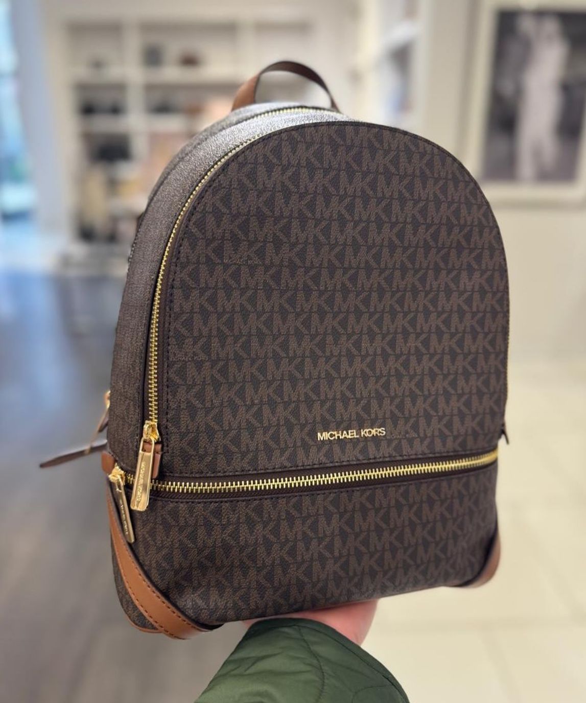 MOCHILA MICHAEL KORS MONOGRAMA DOBLE CIERRE