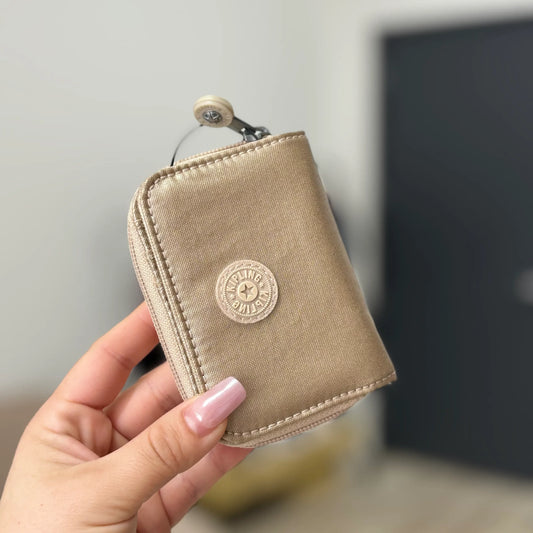 BILLETERA KIPLING TOP STARRY GOLD