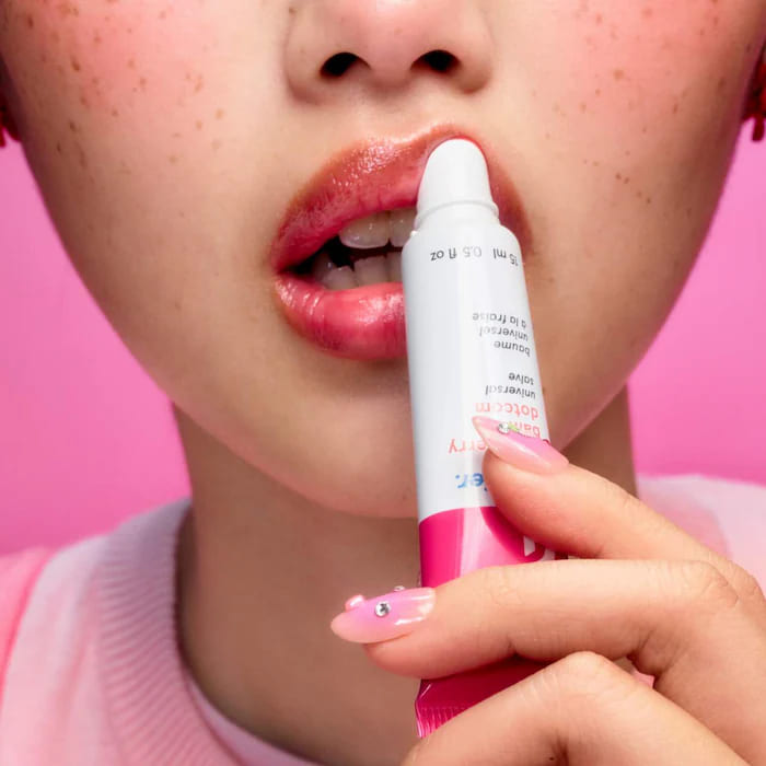 GLOSSIER STRAWBERRY BALM DOTCOM