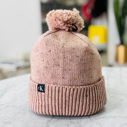 GORROS POMPOM CALVIN KLEIN ROSADO