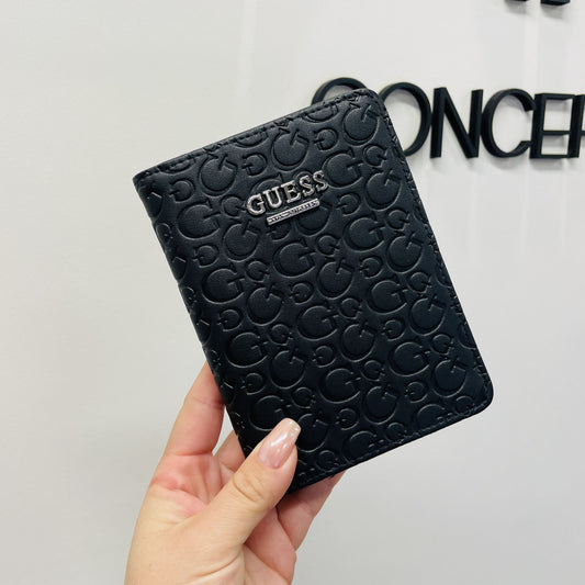 PORTA PASAPORTE GUESS BLACK