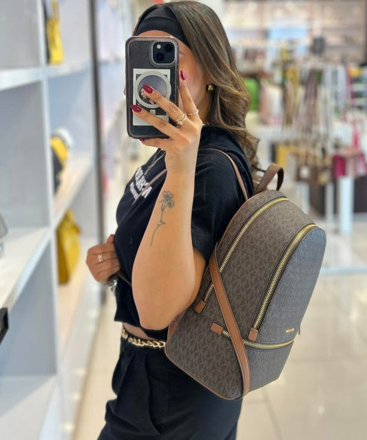MOCHILA MICHAEL KORS MONOGRAMA DOBLE CIERRE